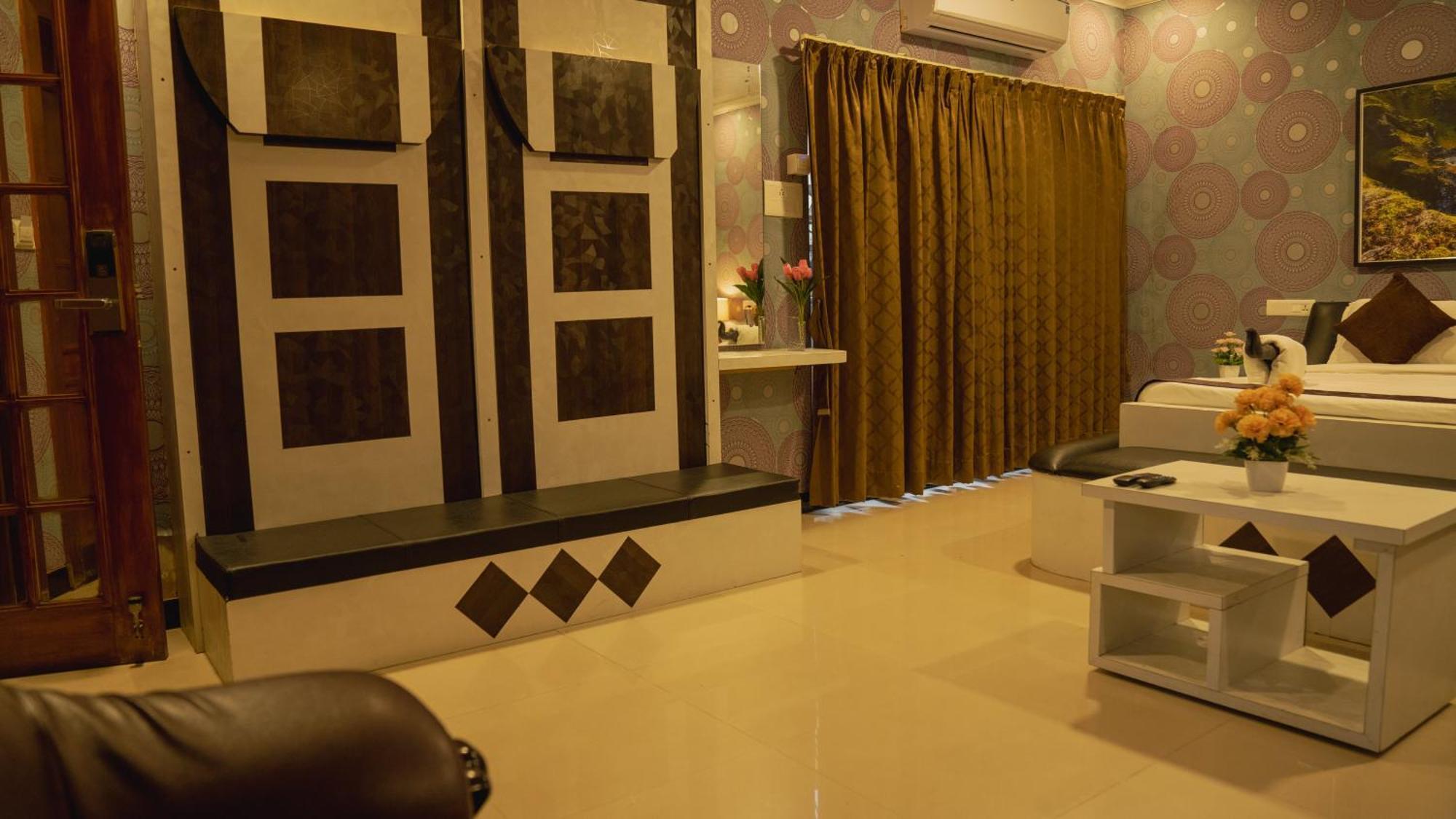 Seasons Suites Jp Nagar Bangalore Room photo