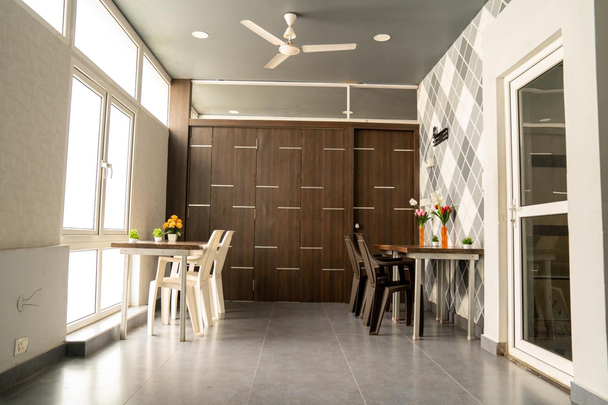Seasons Suites Jp Nagar Bangalore Room photo